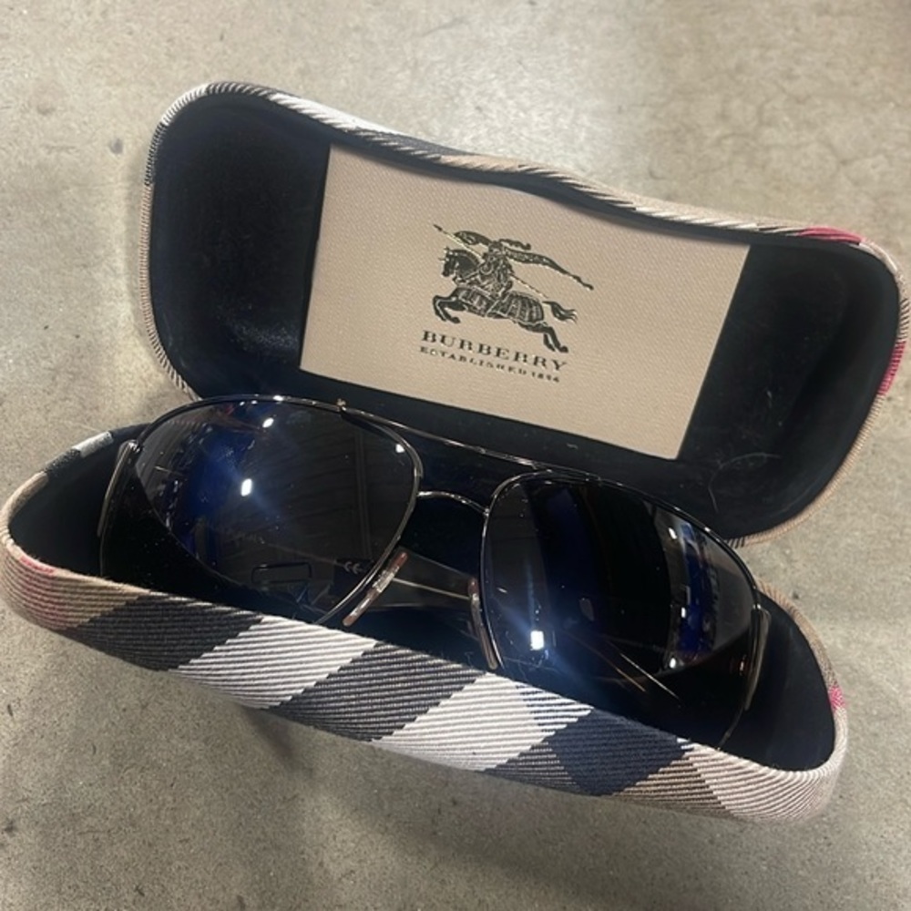 AVIATOR SUNGLASSES 3020 1031/37. Summertime special! $50